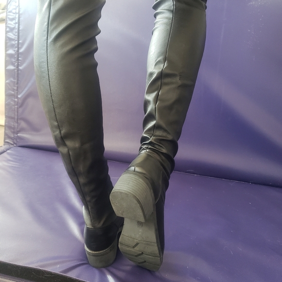 Over-the-knee high boots - Picture 5 of 7